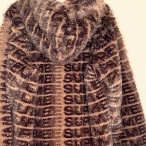 ✨Authentic✨ Supreme brand faux fur coat
